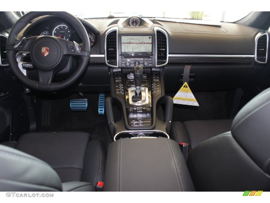 2014 Porsche Cayenne Turbo S Black Dashboard Photo #85403188