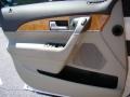 2011 White Platinum Tri-Coat Lincoln MKX FWD  photo #18