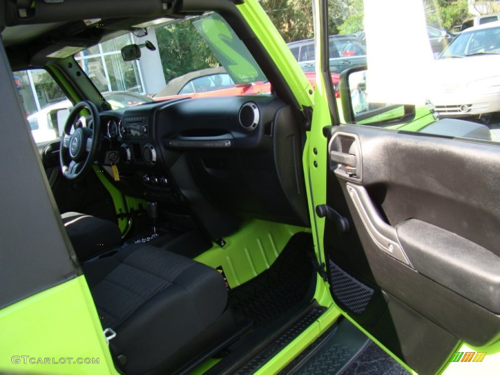 2012 Wrangler Sport 4x4 - Gecko Green / Black photo #13