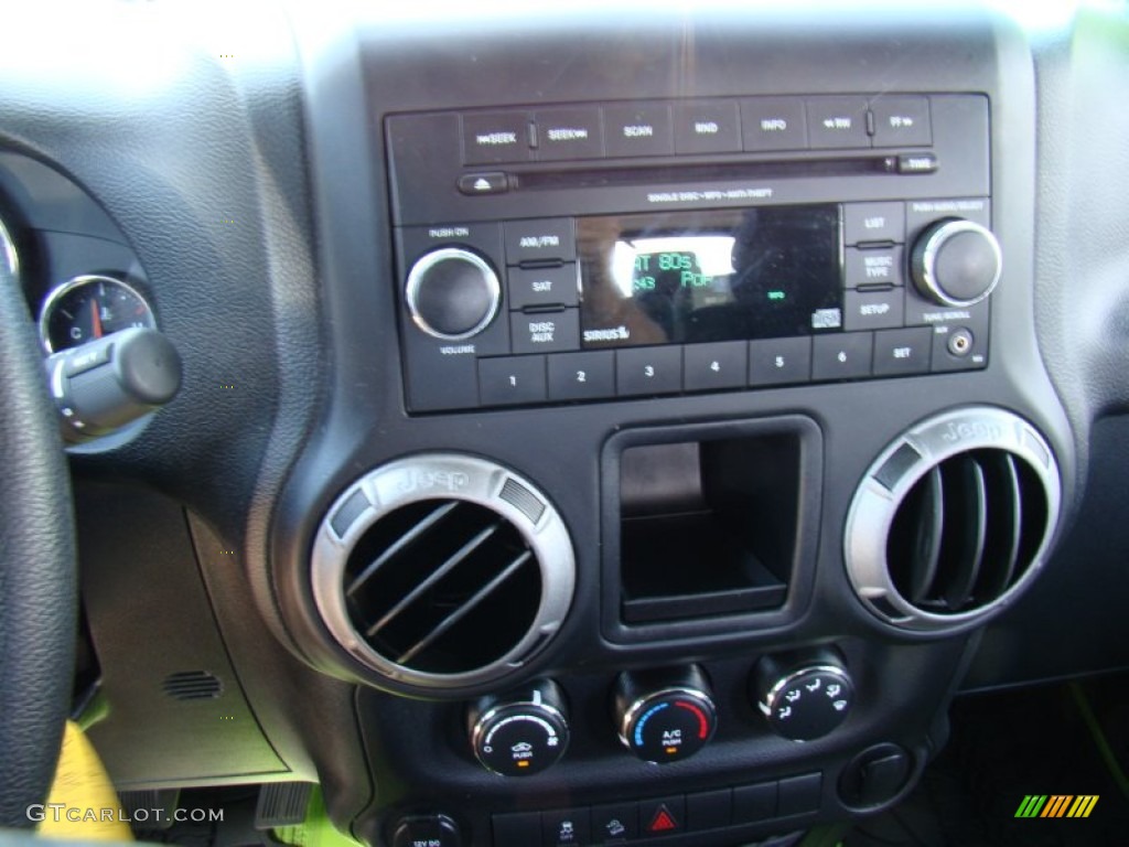 2012 Wrangler Sport 4x4 - Gecko Green / Black photo #17