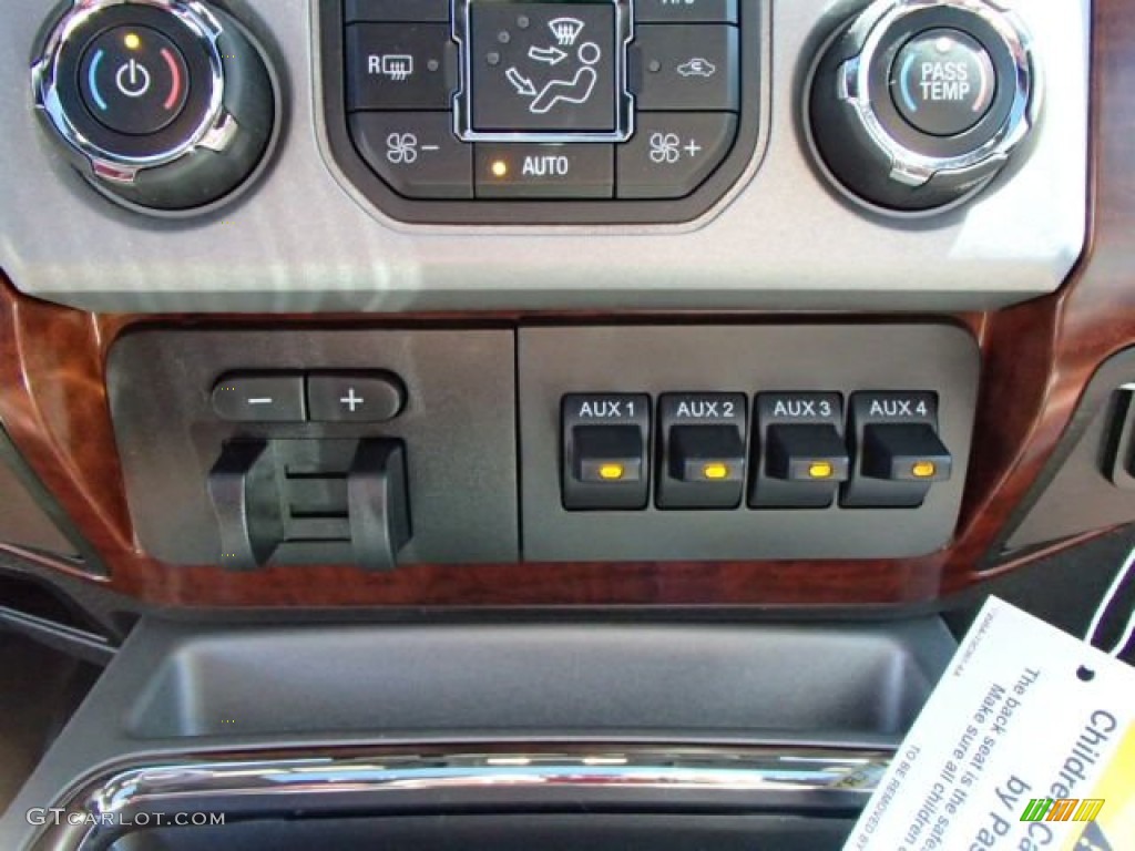 2014 Ford F350 Super Duty King Ranch Crew Cab 4x4 Dually Controls Photo #85412069