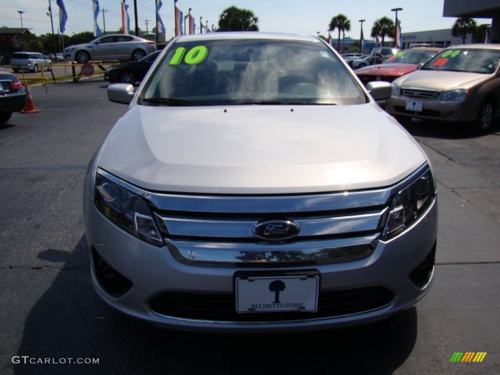 2010 Fusion SE V6 - Brilliant Silver Metallic / Medium Light Stone photo #3
