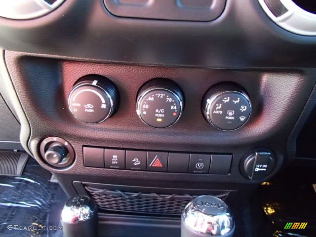 2014 Jeep Wrangler Sahara 4x4 Controls Photo #85413333