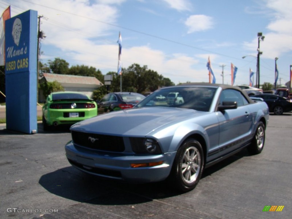 2005 Mustang V6 Premium Convertible - Windveil Blue Metallic / Dark Charcoal photo #4