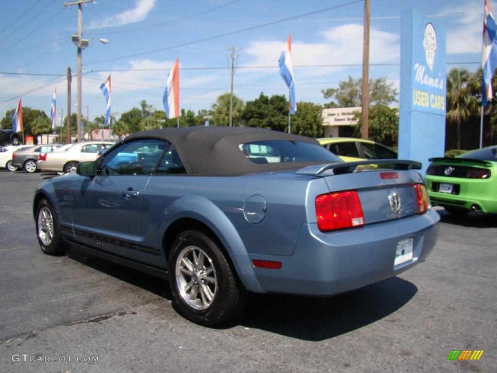 2005 Mustang V6 Premium Convertible - Windveil Blue Metallic / Dark Charcoal photo #6