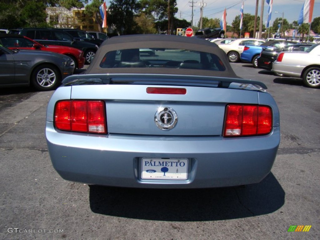 2005 Mustang V6 Premium Convertible - Windveil Blue Metallic / Dark Charcoal photo #7