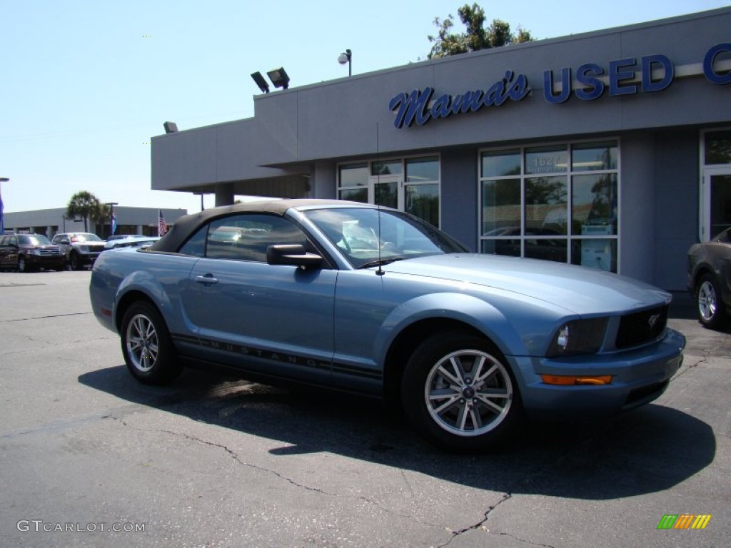2005 Mustang V6 Premium Convertible - Windveil Blue Metallic / Dark Charcoal photo #17