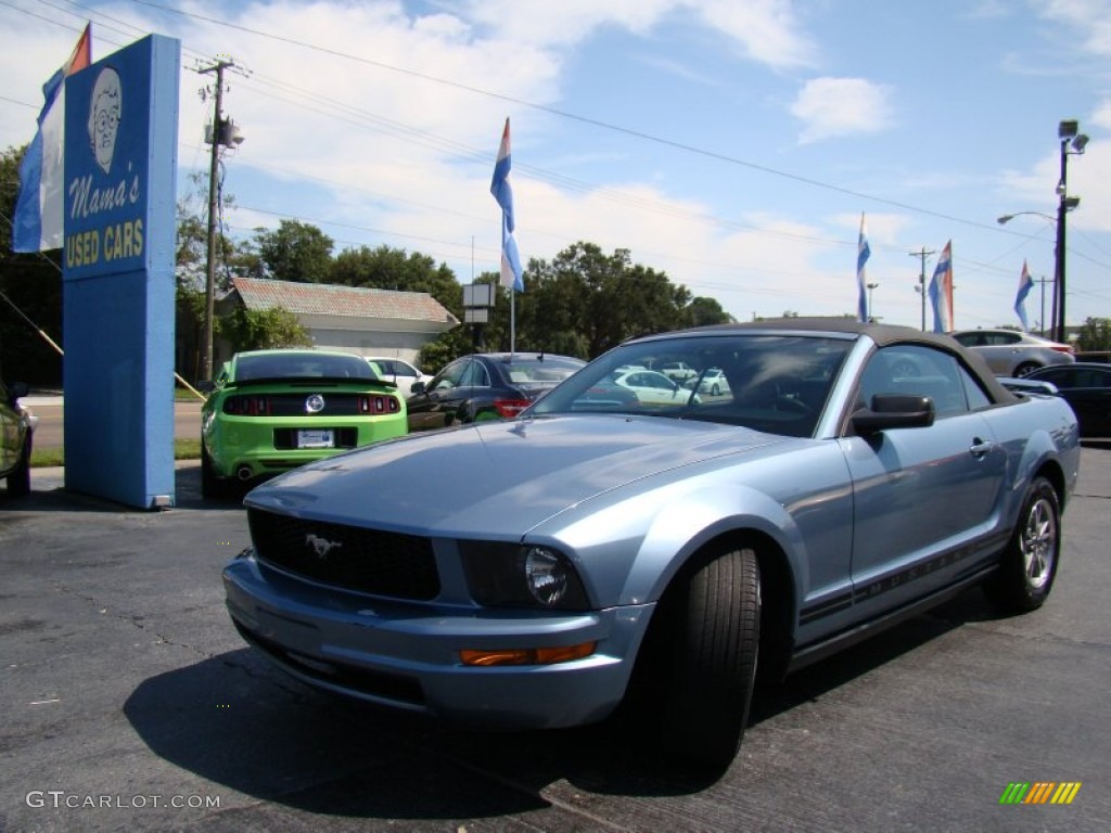 2005 Mustang V6 Premium Convertible - Windveil Blue Metallic / Dark Charcoal photo #18