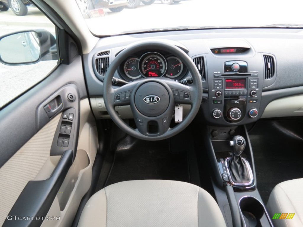 2012 Kia Forte 5-Door EX Dashboard Photos