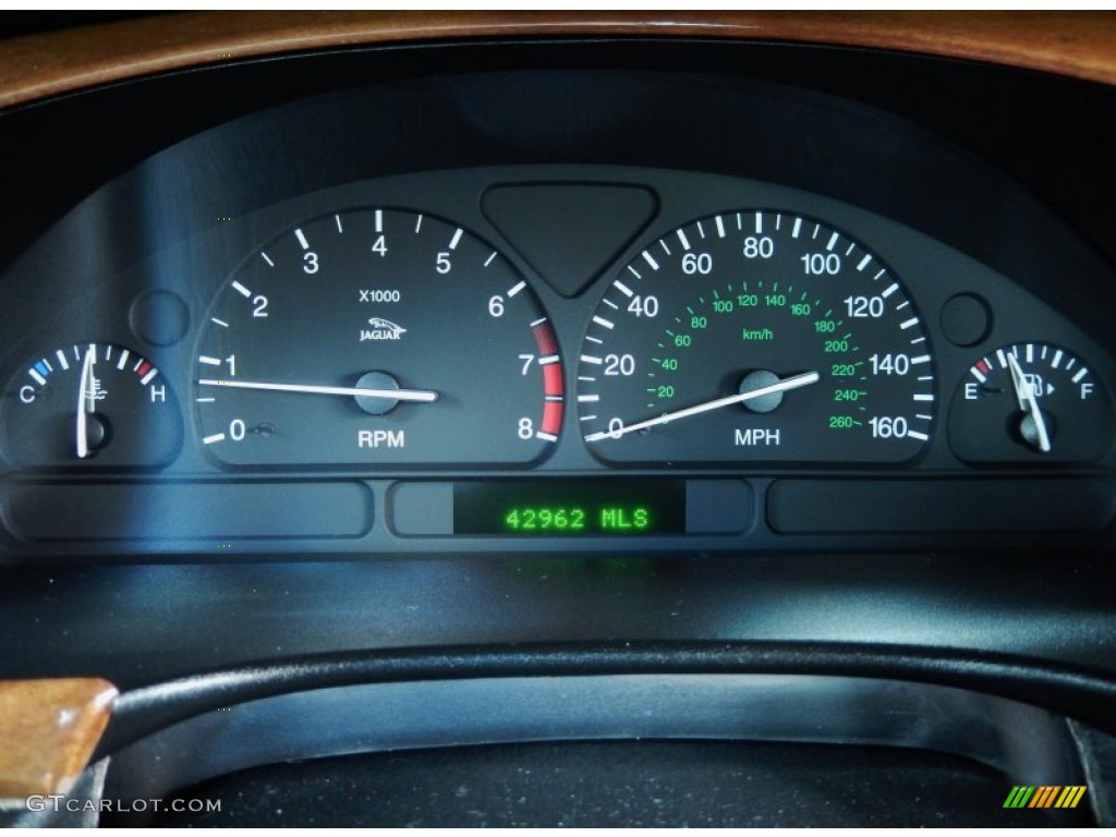 2001 Jaguar S-Type 3.0 Gauges Photos