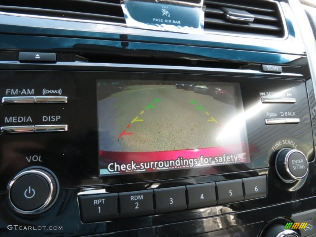 2014 Nissan Altima 2.5 SV Controls Photo #85420125
