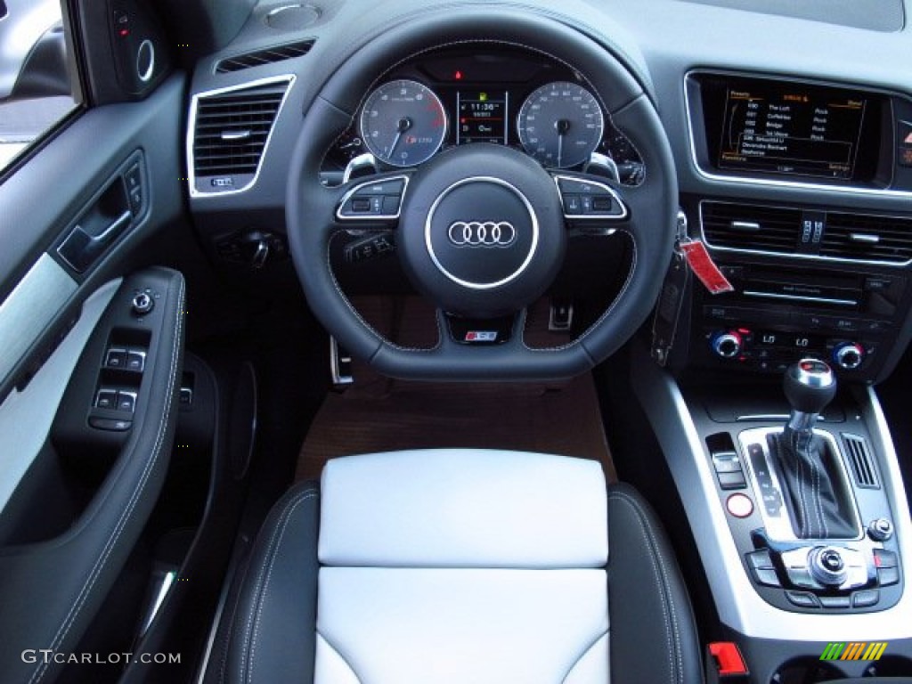 2014 Audi SQ5 Prestige 3.0 TFSI quattro Black/Lunar Silver Steering Wheel Photo #85424719