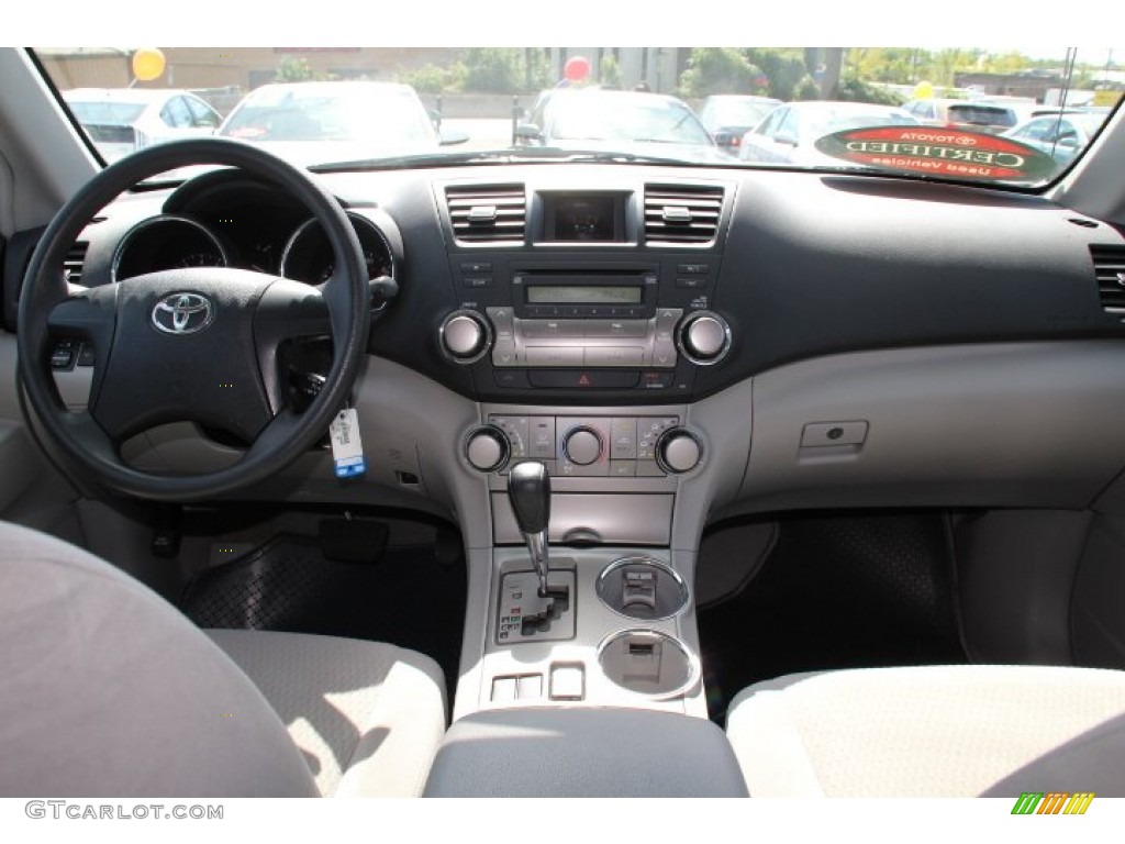 2010 Highlander V6 4WD - Classic Silver Metallic / Ash photo #10