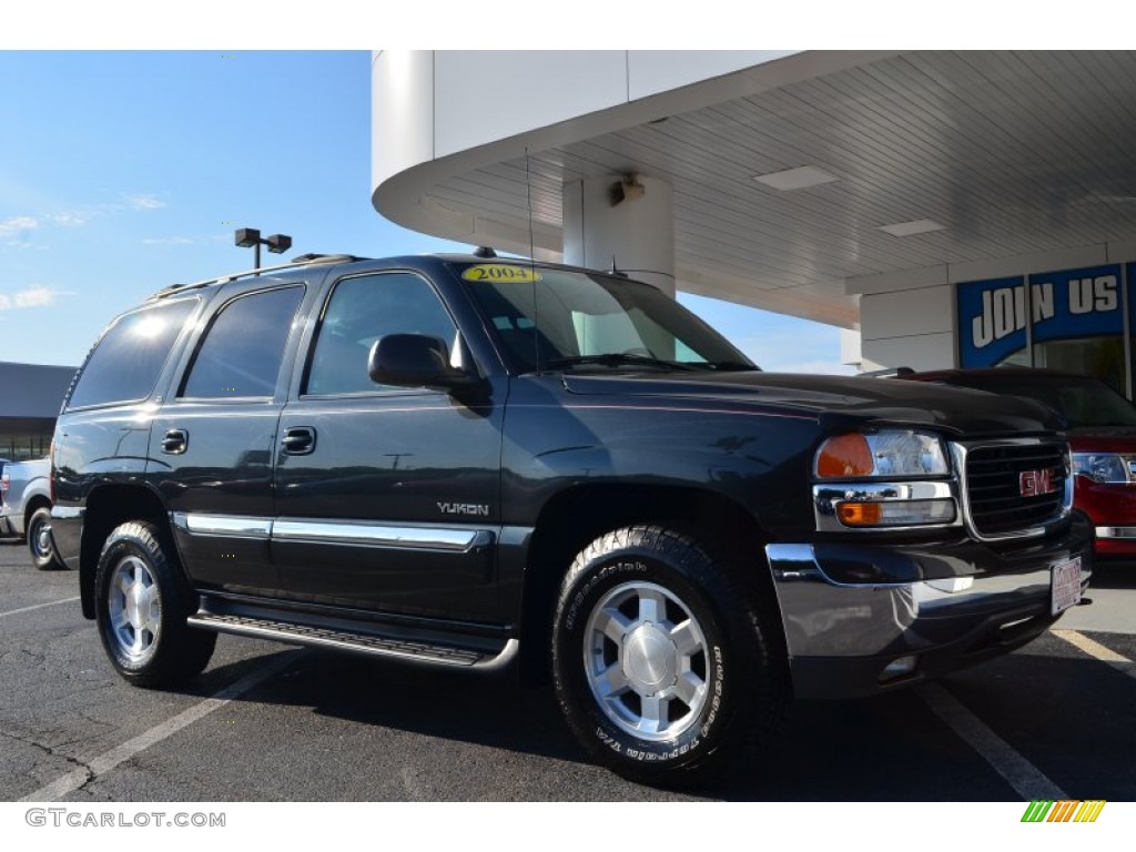 2004 Yukon SLT 4x4 - Carbon Metallic / Neutral/Shale photo #1