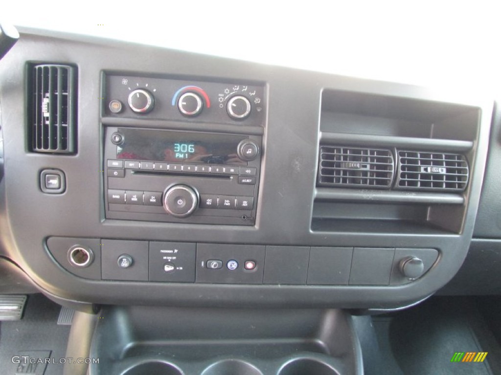 2012 Chevrolet Express LT 3500 Passenger Van Controls Photo #85432602
