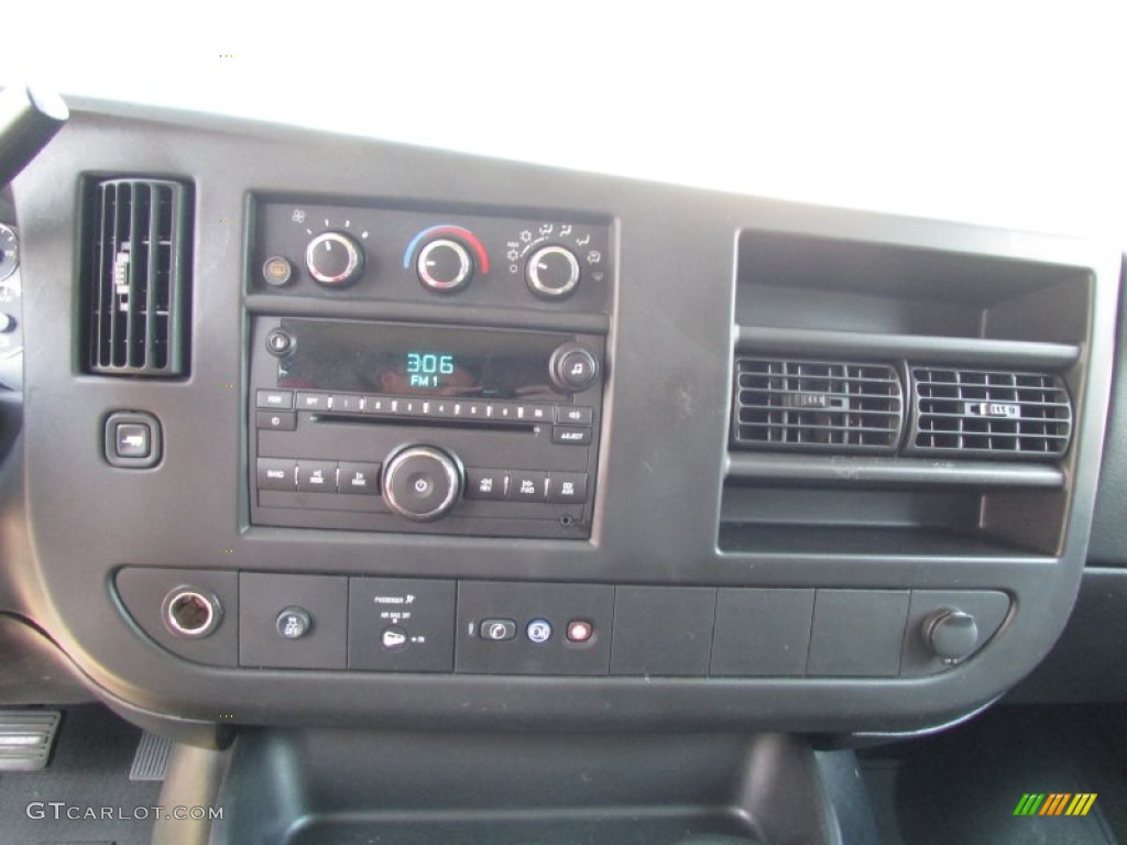 2012 Chevrolet Express LT 3500 Passenger Van Controls Photo #85432617