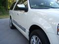 White Suede Metallic - Navigator L Elite Photo No. 12
