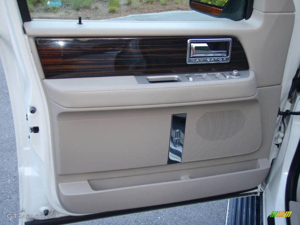 2008 Navigator L Elite - White Suede Metallic / Stone/Black Piping photo #30