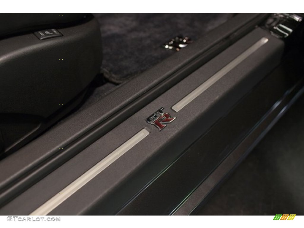 2012 Nissan GT-R Black Edition Marks and Logos Photo #85434573
