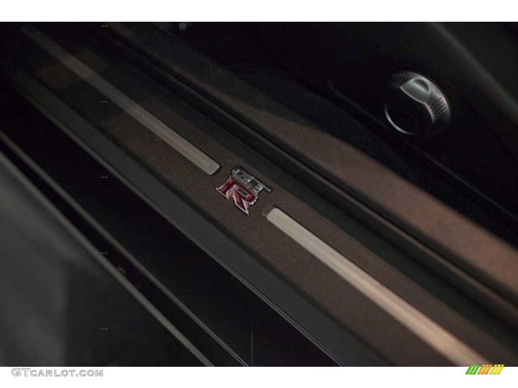 2012 Nissan GT-R Black Edition Marks and Logos Photo #85434591