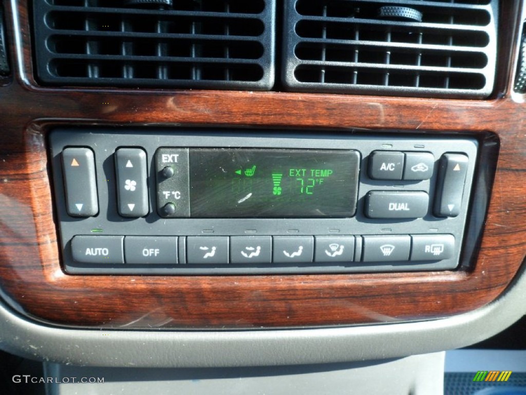 2005 Ford Explorer Limited 4x4 Controls Photos