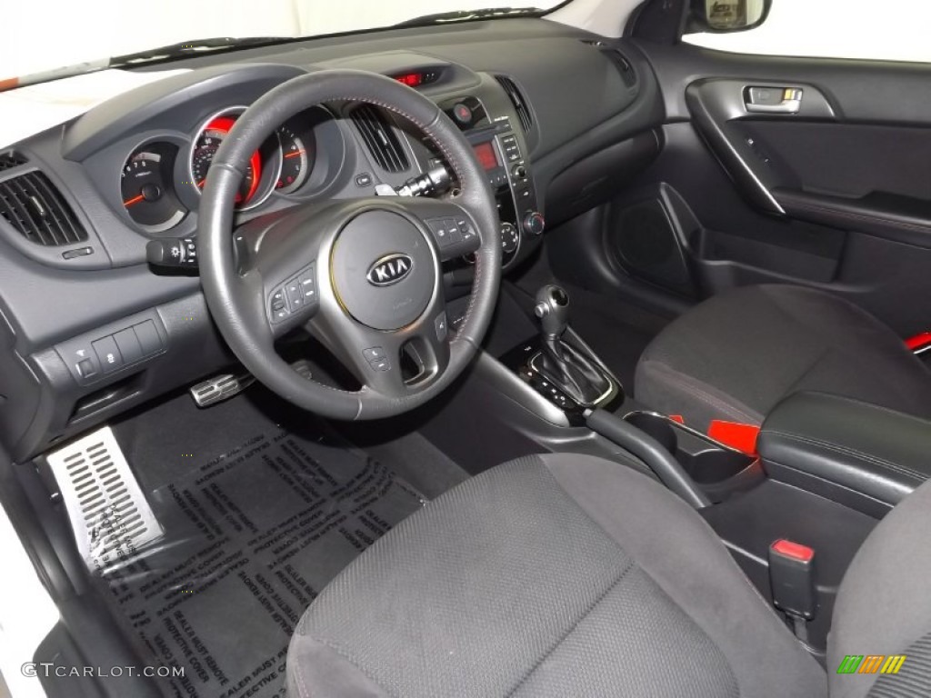 Black Interior 2011 Kia Forte SX 5 Door Photo #85444500