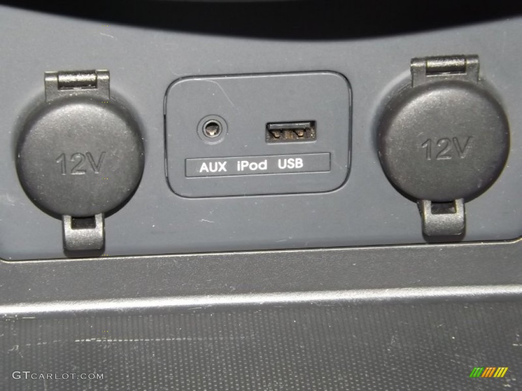 2011 Kia Forte SX 5 Door Controls Photo #85444665