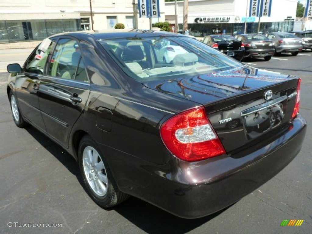2002 Camry XLE - Black Walnut Pearl / Taupe photo #10