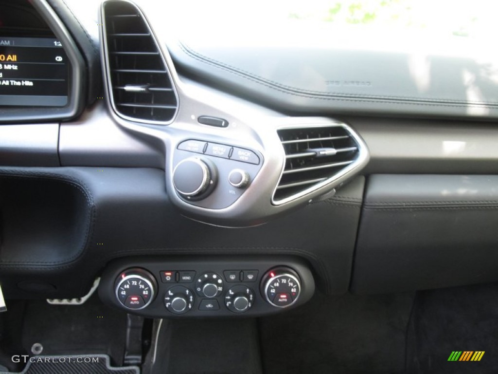 2012 Ferrari 458 Italia Controls Photo #85446675