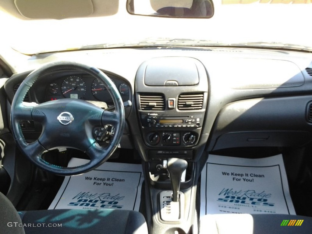 2006 Sentra 1.8 S Special Edition - Sunburst Yellow / Charcoal photo #10