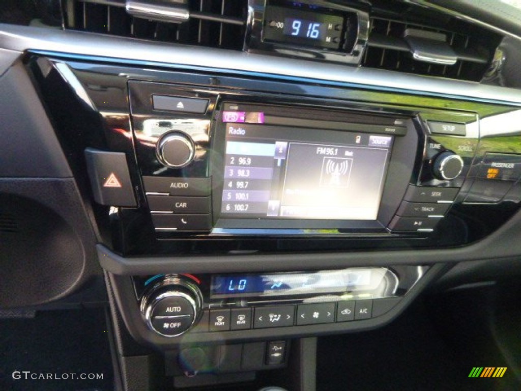 2014 Toyota Corolla S Controls Photo #85448469
