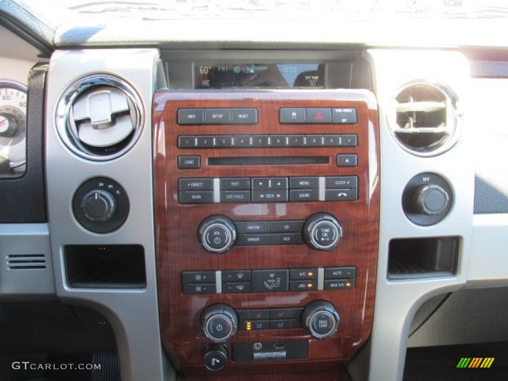 2010 F150 Lariat SuperCab 4x4 - Ingot Silver Metallic / Black photo #22