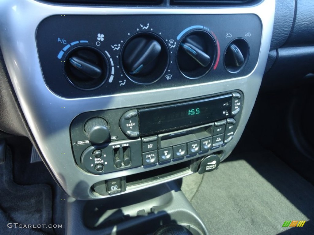 2004 Neon SXT - Graphite Metallic / Dark Slate Gray photo #12
