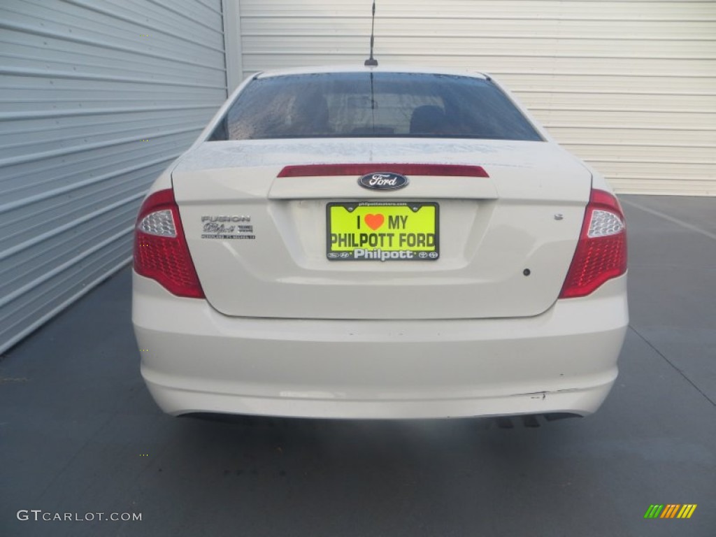 2010 Fusion S - White Suede / Medium Light Stone photo #5