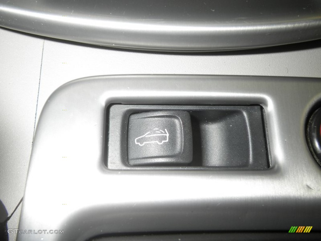 2009 C70 T5 Convertible - Ice White / Calcite photo #24