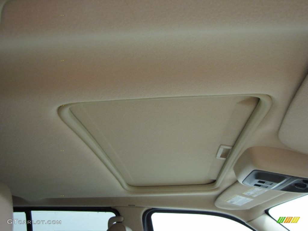 2009 Mountaineer Premier AWD - White Suede / Camel/Sand photo #26