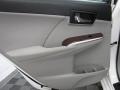 Blizzard White Pearl - Camry XLE Photo No. 12