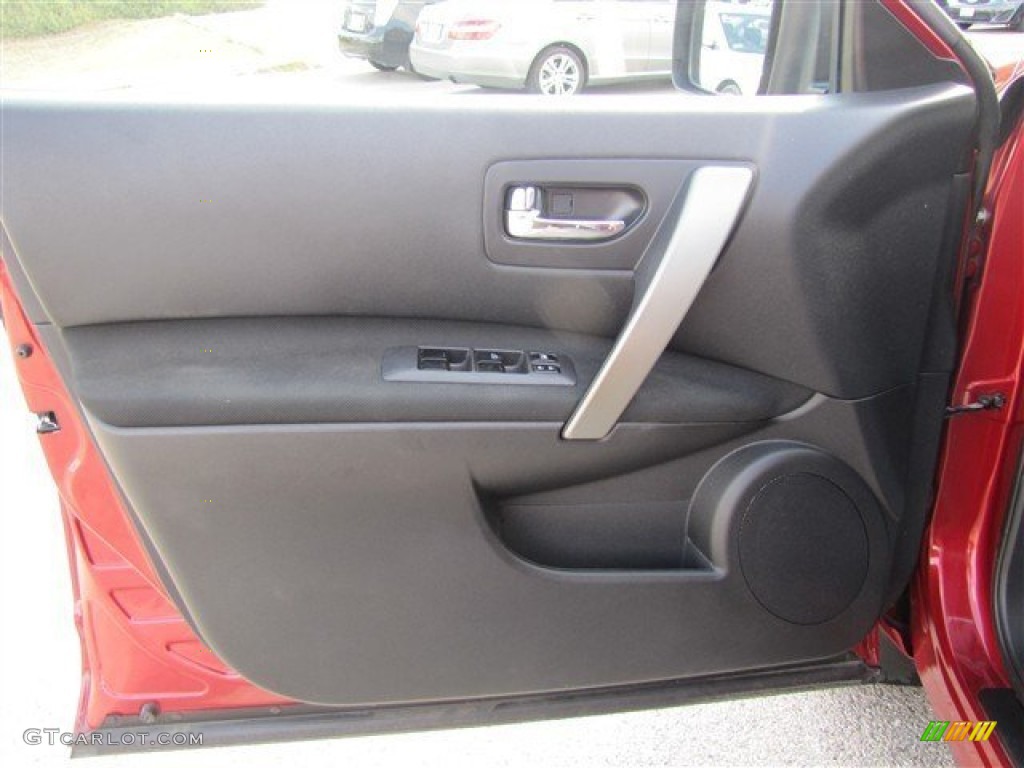 2011 Rogue SV - Cayenne Red / Black photo #9