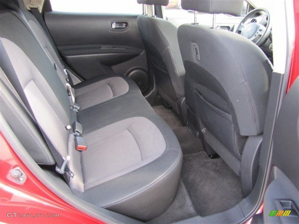 2011 Rogue SV - Cayenne Red / Black photo #18