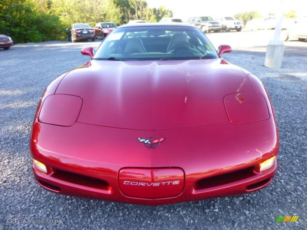 2001 Corvette Coupe - Magnetic Red II Metallic / Light Gray photo #2