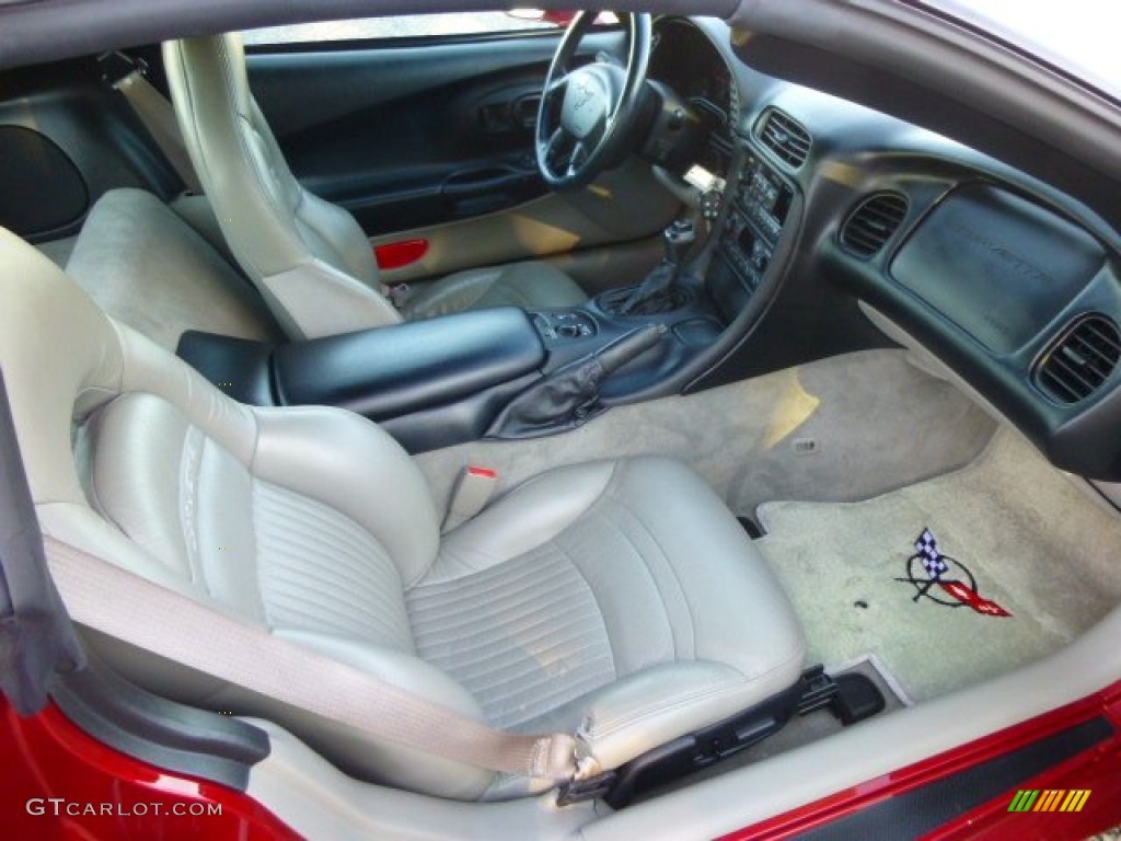 Light Gray Interior 2001 Chevrolet Corvette Coupe Photo #85473425