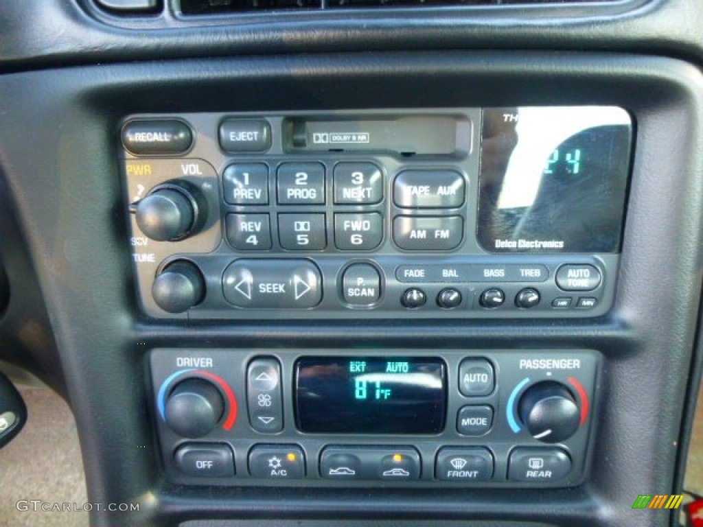 2001 Chevrolet Corvette Coupe Audio System Photo #85473770
