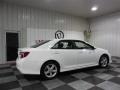Super White - Camry SE Photo No. 7