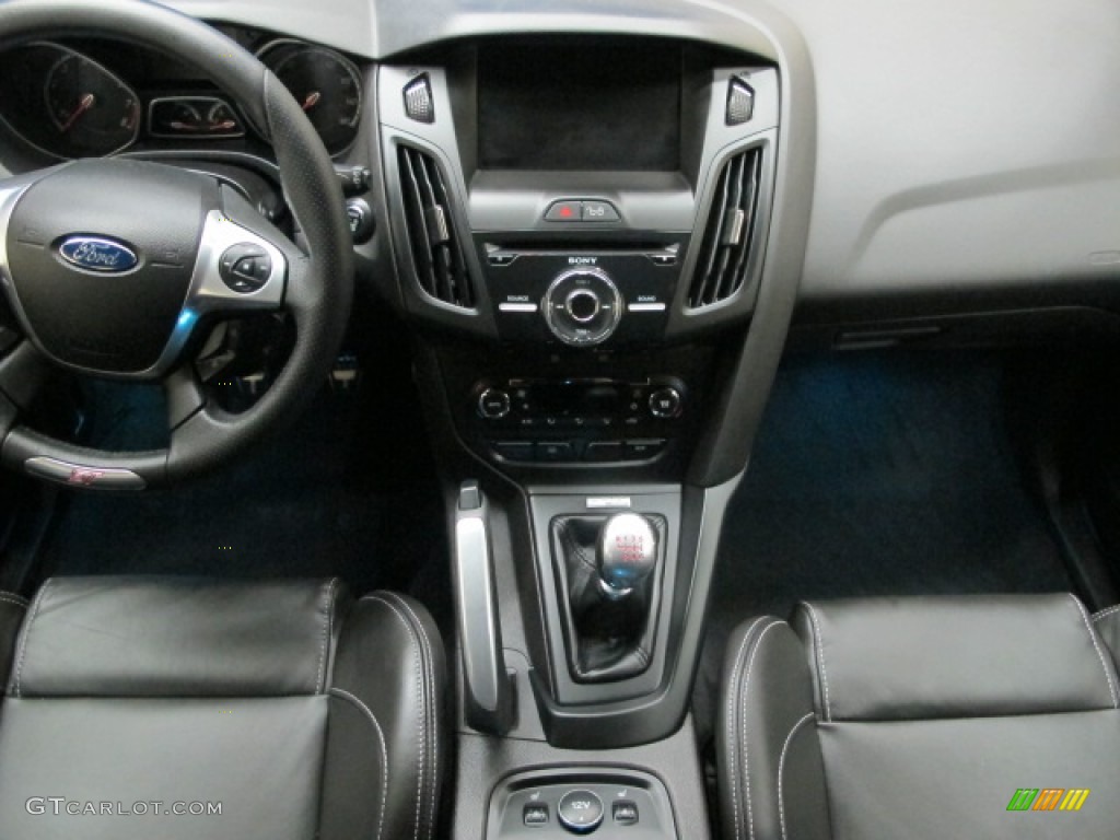 2013 Focus ST Hatchback - Tuxedo Black / ST Charcoal Black Full-Leather Recaro Seats photo #26