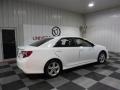 Super White - Camry SE Photo No. 7