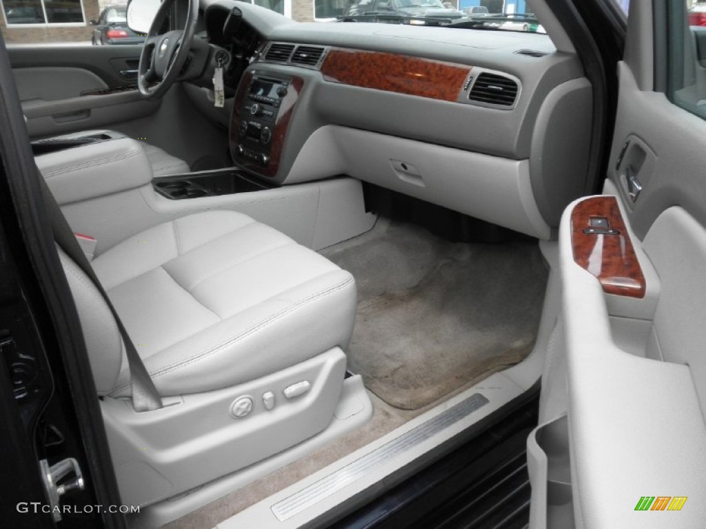 2008 Suburban 1500 LT 4x4 - Dark Blue Metallic / Light Titanium/Dark Titanium photo #31