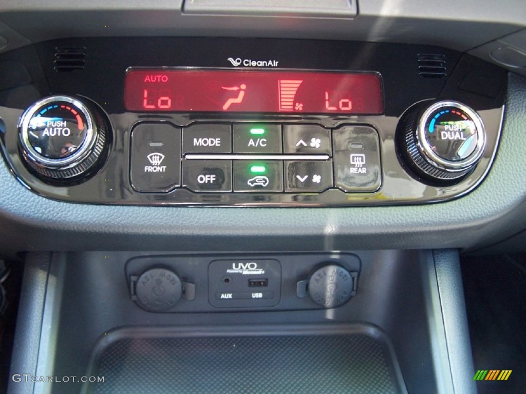 2012 Kia Sportage EX Controls Photos