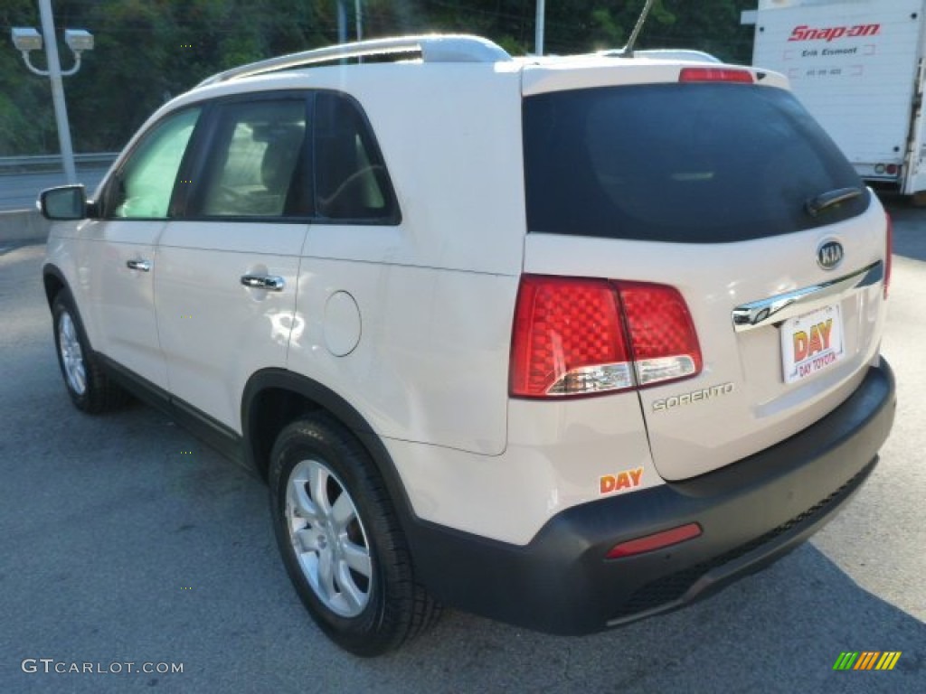 2011 Sorento LX - White Sand Beige / Beige photo #5