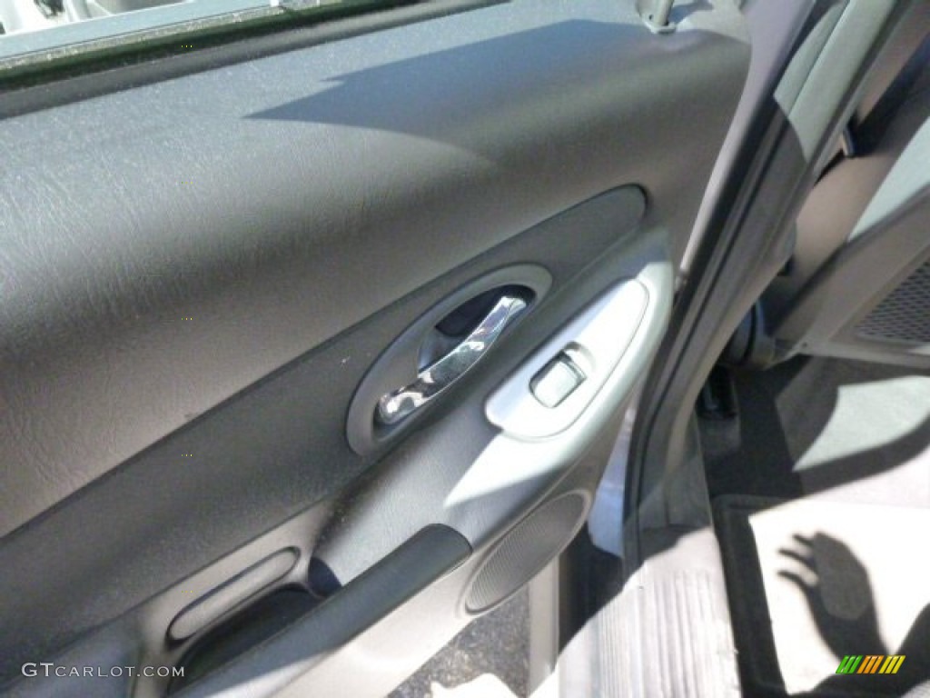2006 Malibu Maxx LT Wagon - Silverstone Metallic / Ebony Black photo #13