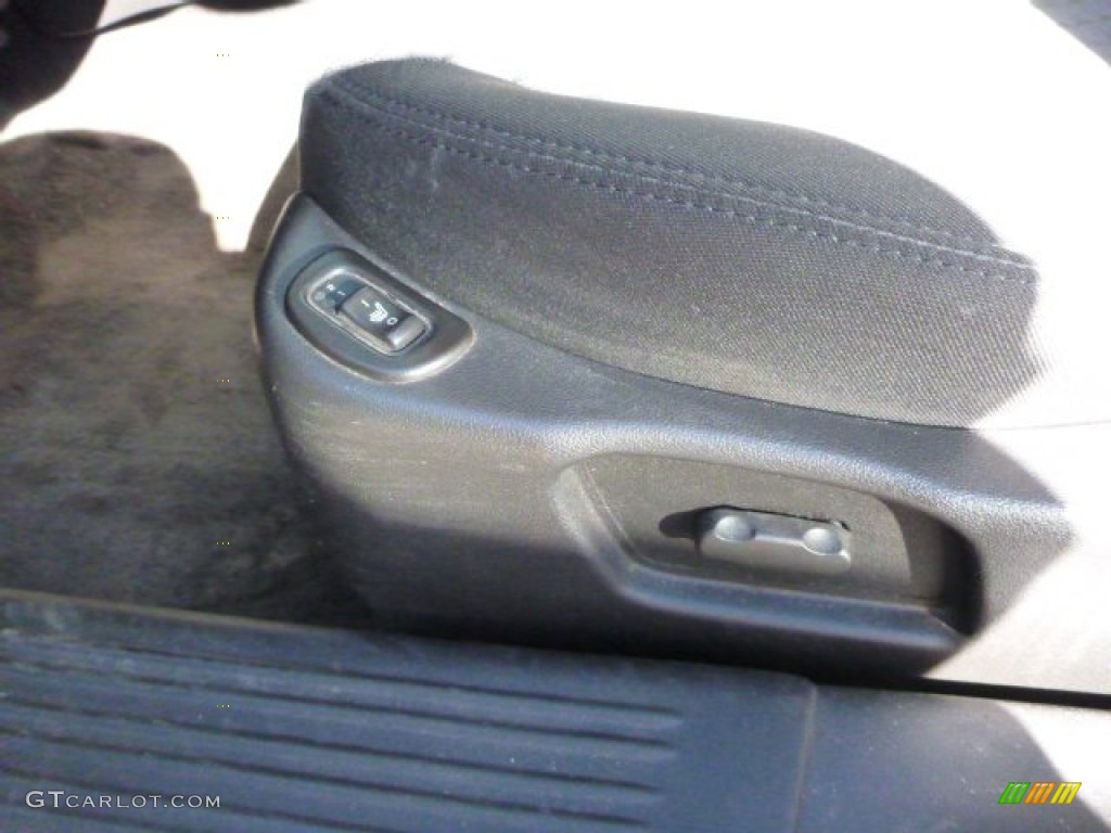 2006 Malibu Maxx LT Wagon - Silverstone Metallic / Ebony Black photo #15